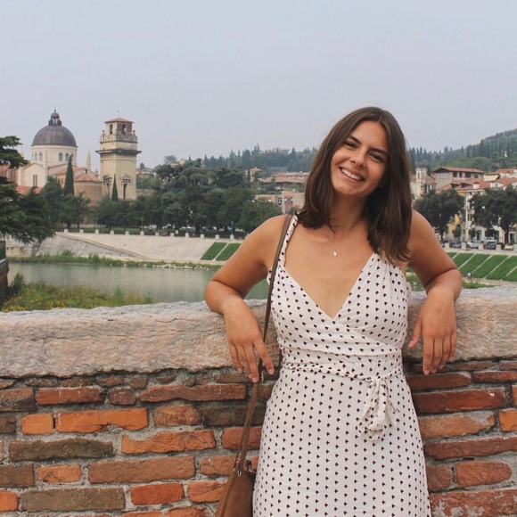 Meet your Posher, Anna - Picture 1 of 1